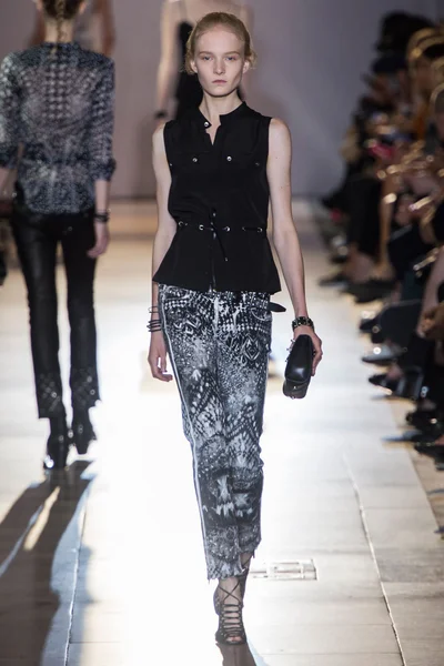Look 25